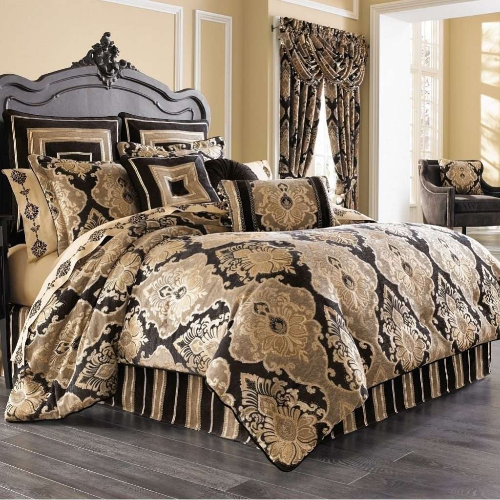 Moving In Together? These Luxury Comforter Sets Are Perfect for Unisex Bedrooms